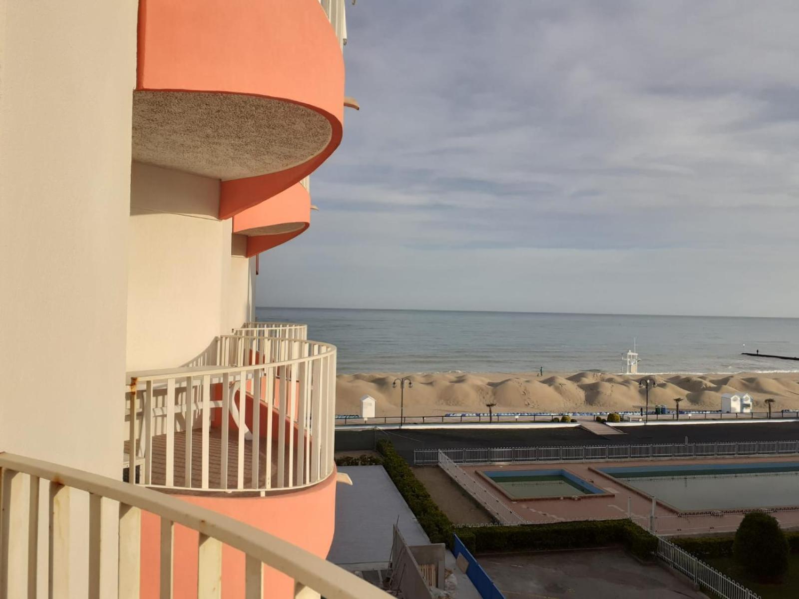 Residence Apollo - Walterigato Apartments Solo Per Famiglie Lido di Jesolo Exterior photo
