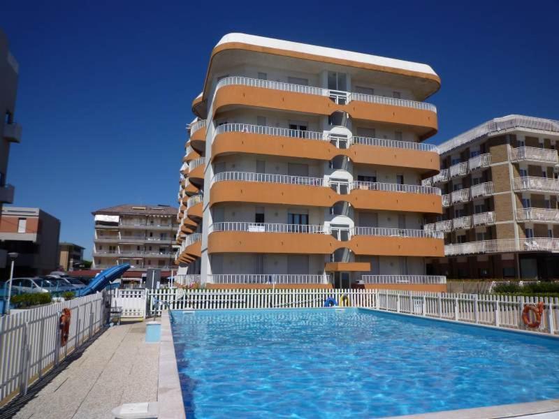 Residence Apollo - Walterigato Apartments Solo Per Famiglie Lido di Jesolo Exterior photo